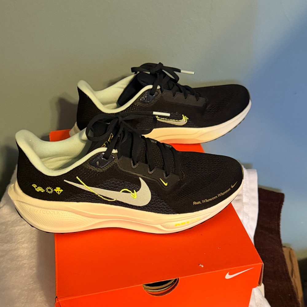 Nike Pegasus 41 Men's or women Road Running Shoes - Black